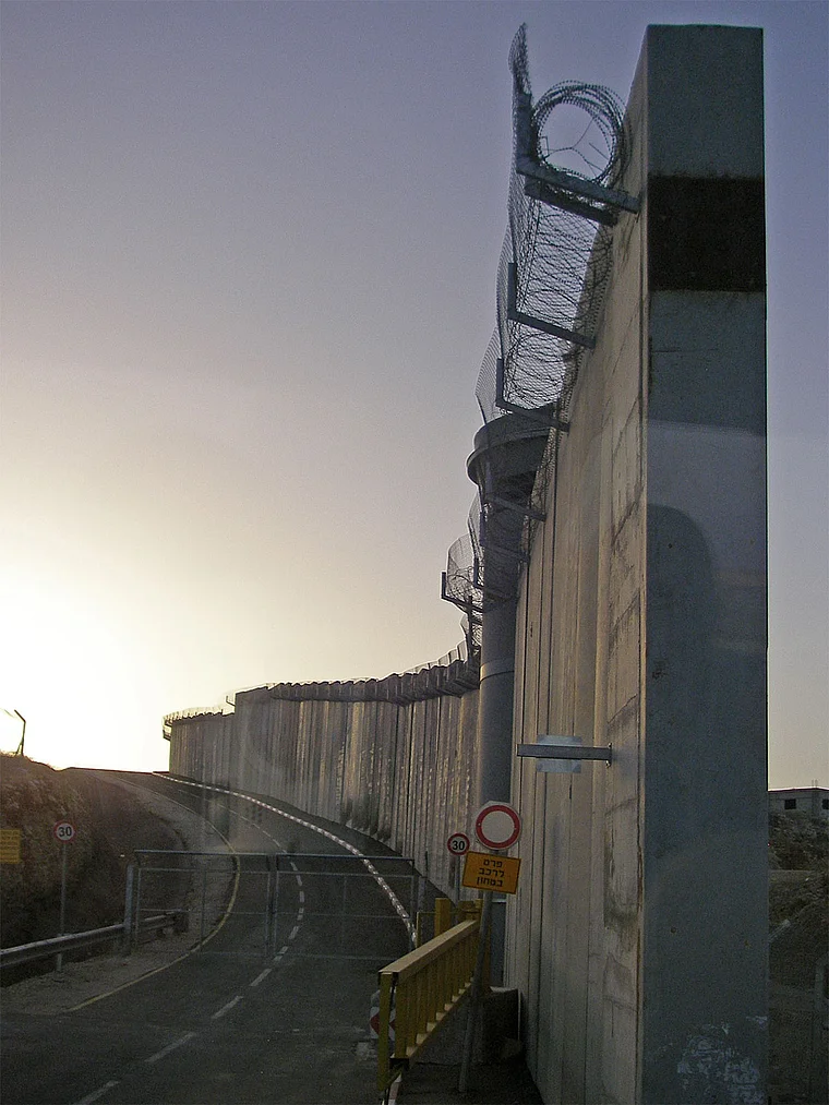 Israel Grenze Mauer nah