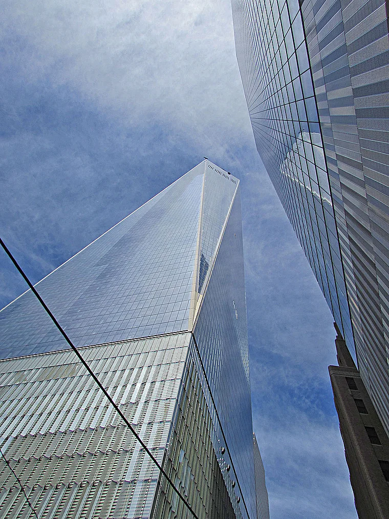 New York One World Trade Center von unten