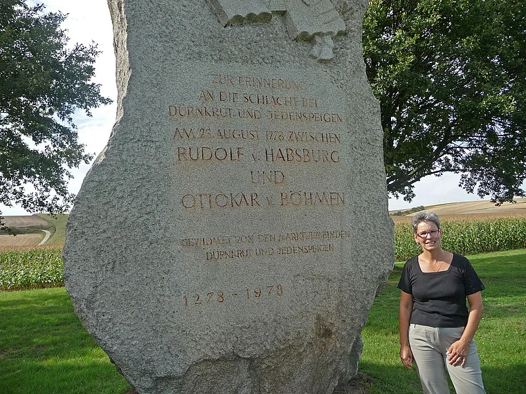 Weinviertel Schlacht auf dem Marchfeld Gedenkstein Leopoldine Rauscher