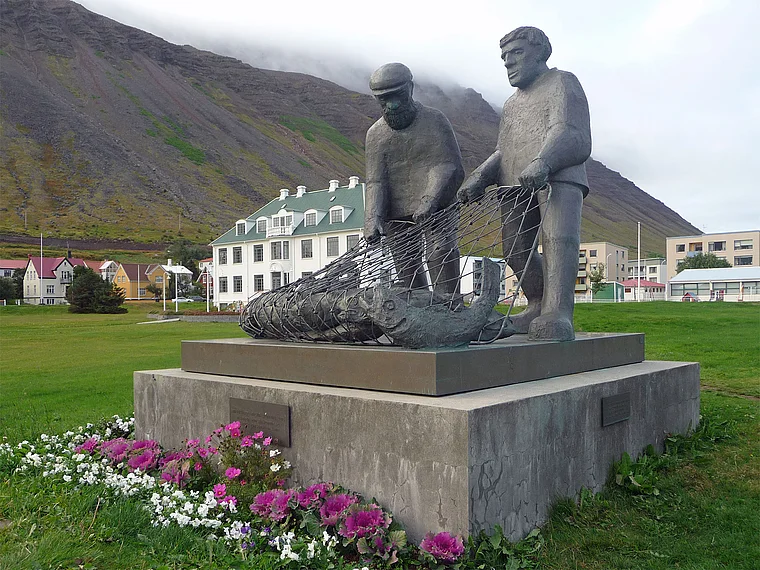 Island Isafjördur Fischerdenkmal