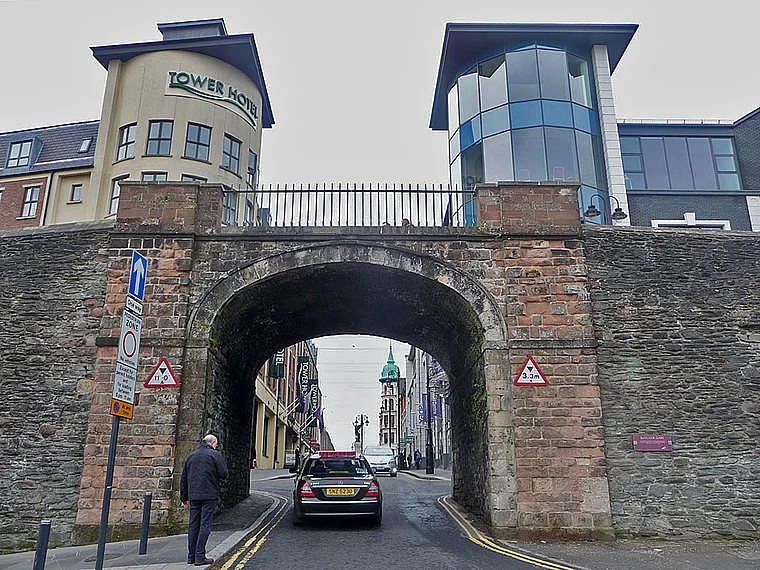 Nordirland Londonderry Stadttor