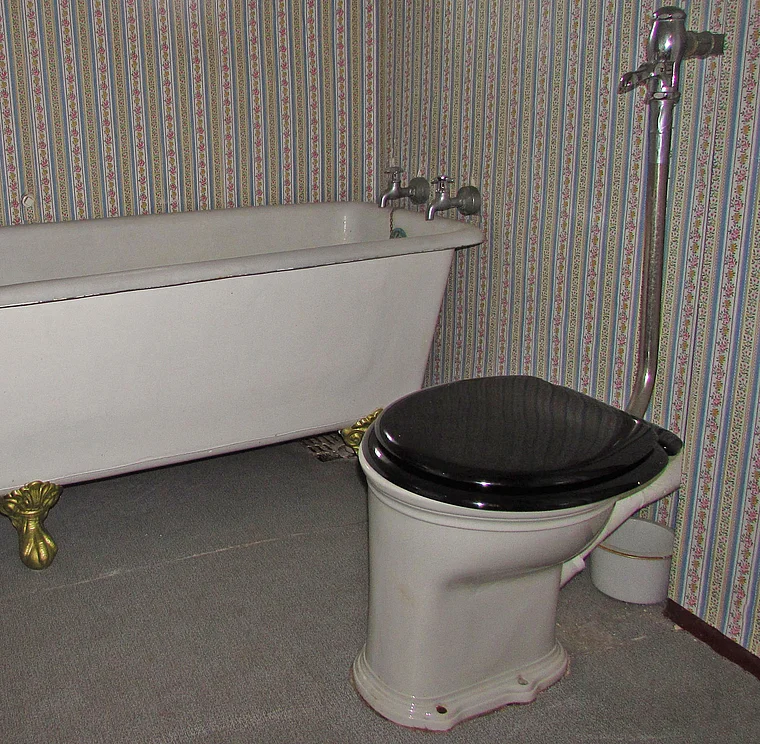Glücksburg Schloss Toilette Kaiserin