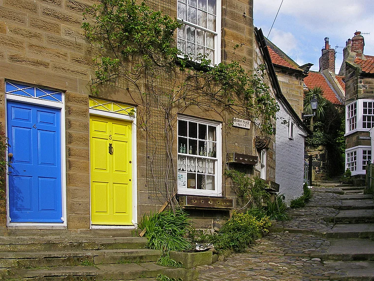 Yorkshire Robin Hood's Bay bunte Haustüren