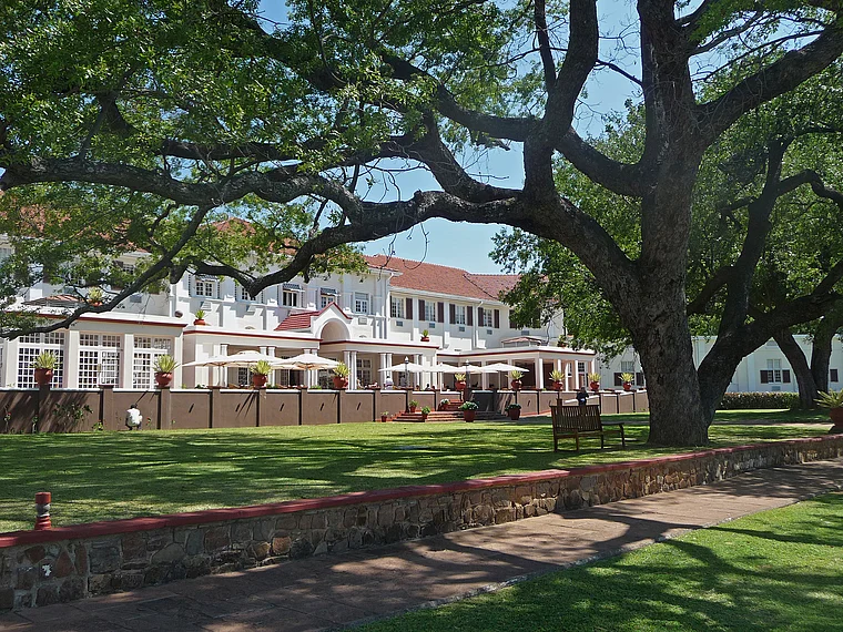 Victoria Falls Hotel Rückseite außen