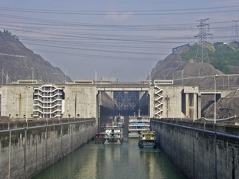 Jangtsekiang Drei Schluchten Staudamm Schleuse von fern