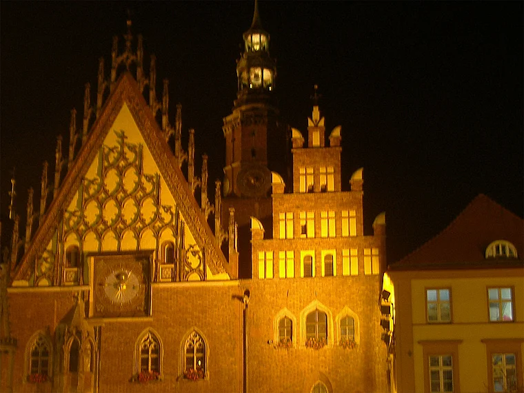 Breslau Rathaus Giebel Nachtaufnahme