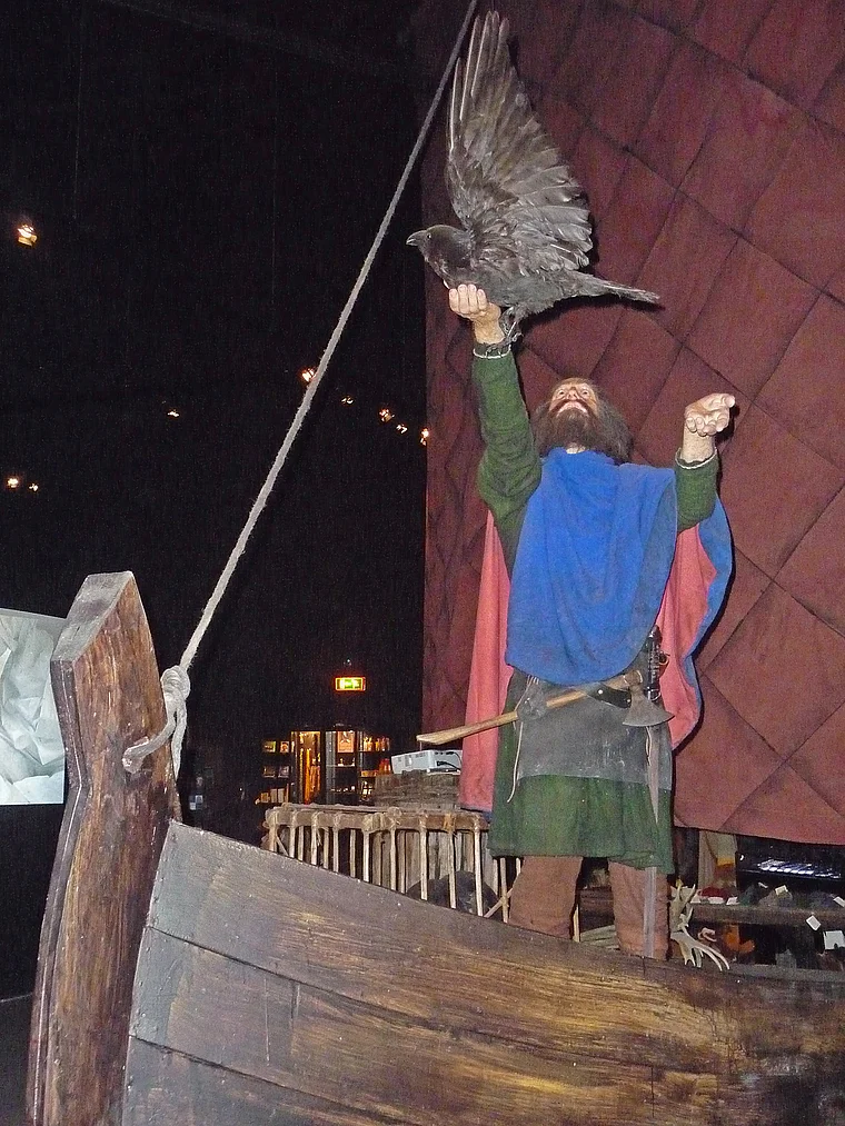Island Saga Museum Wikinger mit Rabe