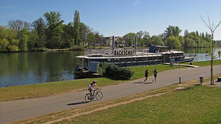 Offenbach Mainufer und Backschaft