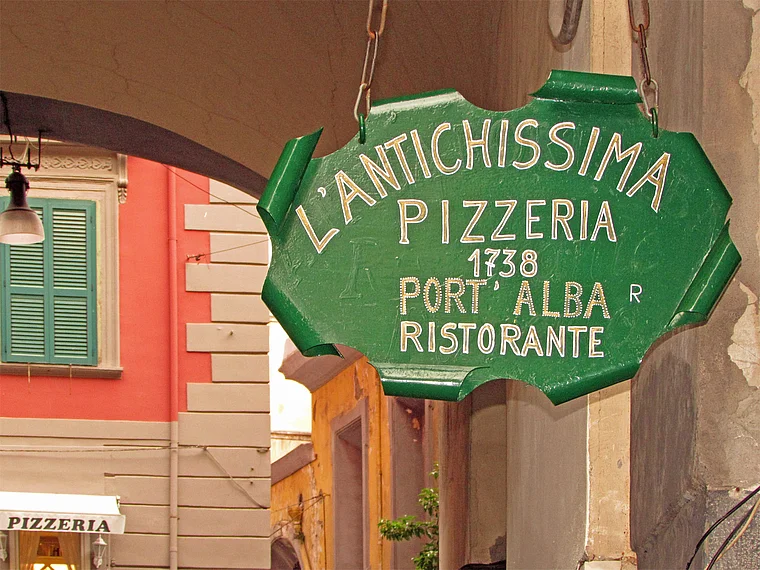 Neapel Antichissima Pizzeria Port'Alba Schild