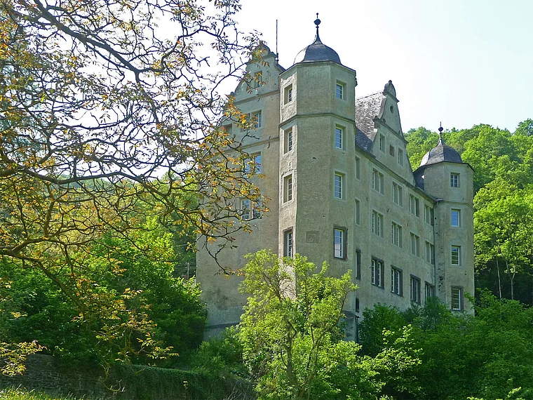 Brohltal Eifel Schloss Schweppenburg außen