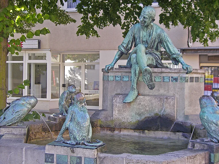 Braunschweig Eulenspiegel Brunnen Eulen und Meerkatzen