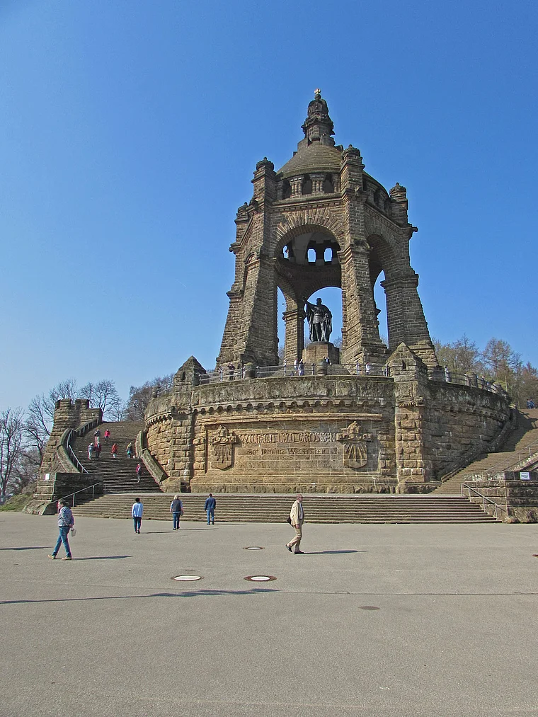 Porta Westfalica Denkmal Kaiser Wilhelm Totale