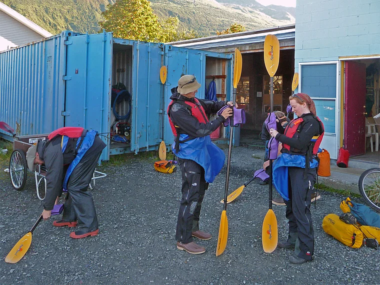 Alaska Valdez Anadyr Adventures Vorbereitung auf Kanutour