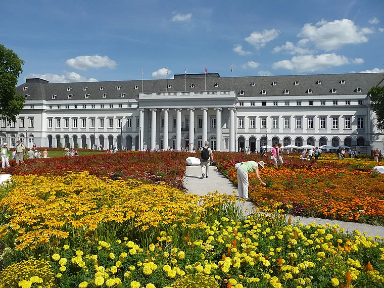 Koblenz Bundesgartenschau Schlosskrone Blumenbeete