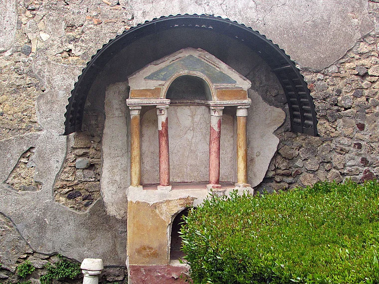 Pompeji Hausaltar mit Säulen