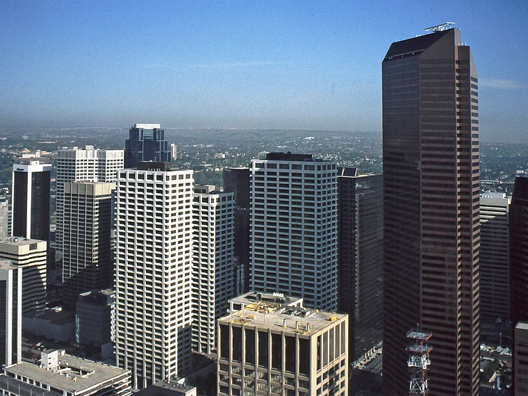 Calgary Tower Ausblick auf Hochhäuser
