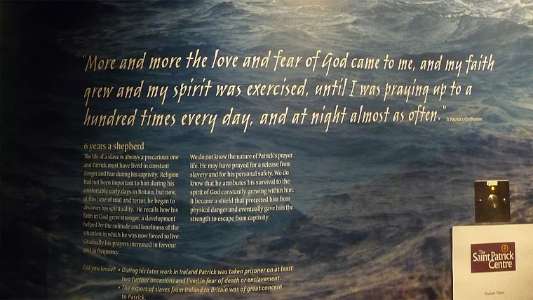 Nordirland Downpatrick Saint Patrick Centre innen überlieferte Schrift