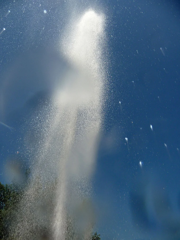 Andernach Geysir Fontäne groß