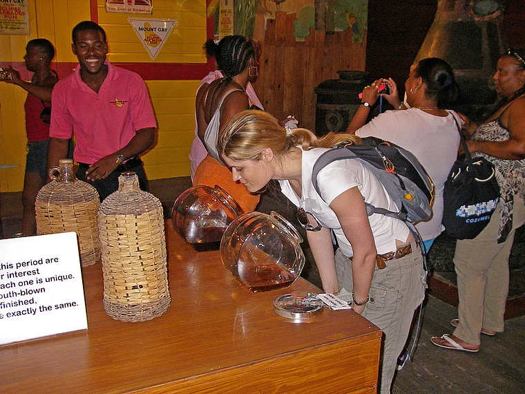Barbados Mount Gay Rum Destillerie Riechprobe