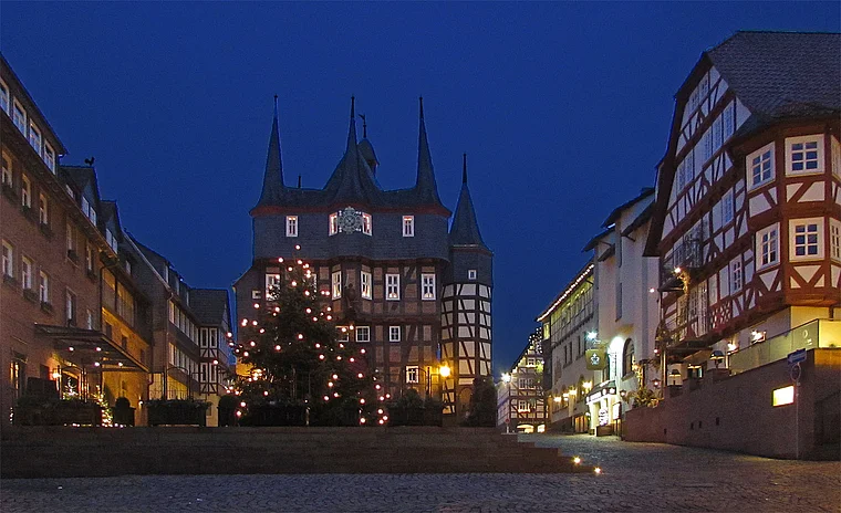 Frankenberg Rathaus von Norden Advent