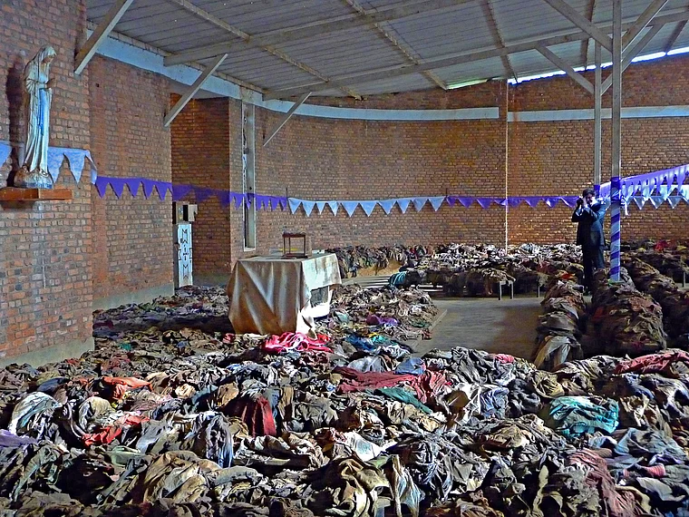 Ruanda Nyamata Kleiderhaufen
