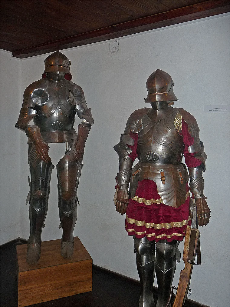 Rumänien Dracula Schloss Rüstungen