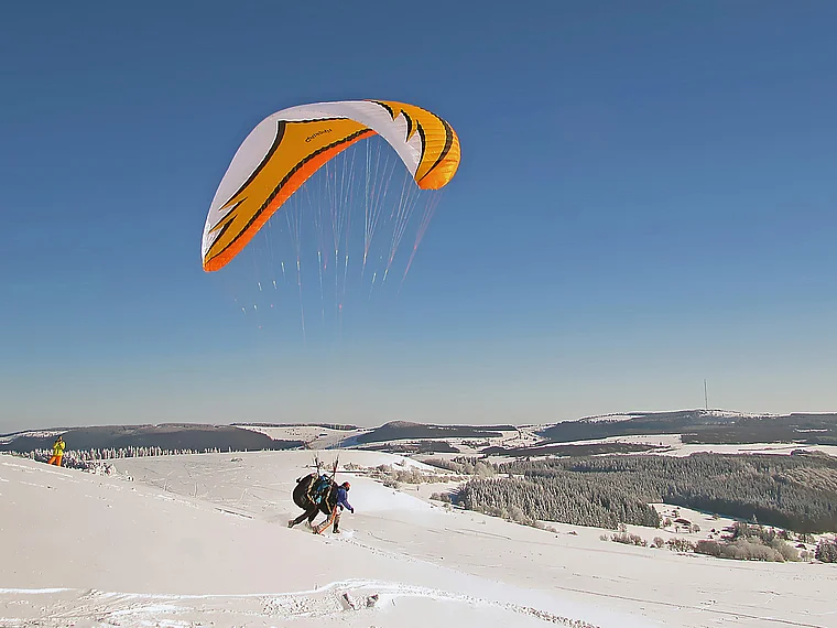 Gersfeld Wasserkuppe Paraglider