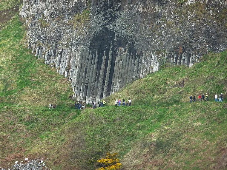 Nordirland Giant's Causeway Basaltsäulen im Hinterland