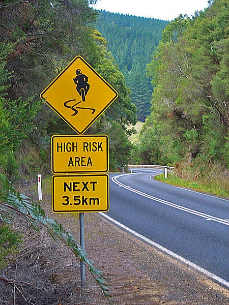 Australien Warnschild für Motorradfahrer