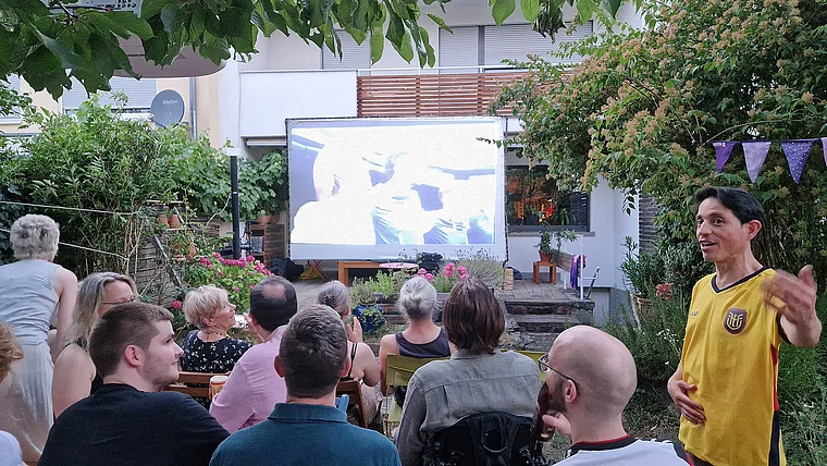 Deutschland-Ecuador im Garten von Gabriel Espinoza