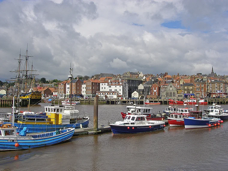 Yorkshire Whitby viele Boote im Hafen