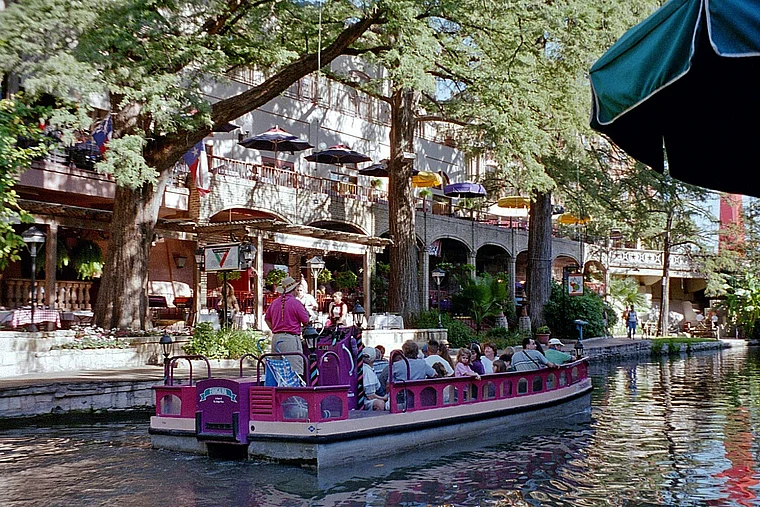 Texas San Antonio River Bootstour