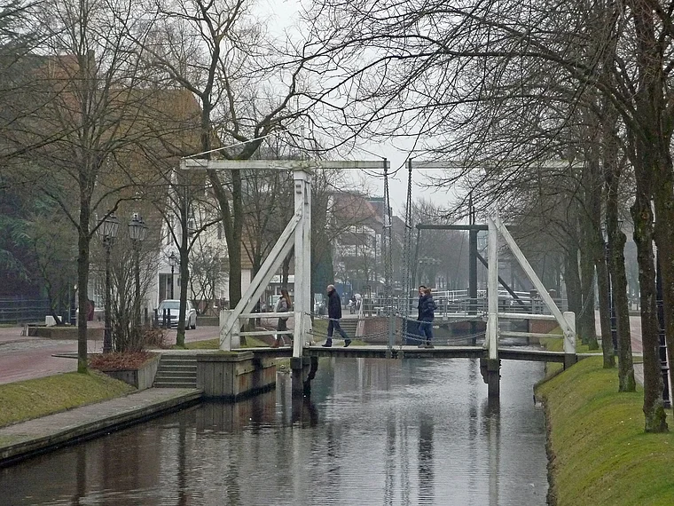 Papenburg Hauptkanal Fußgängerbrücke Winter
