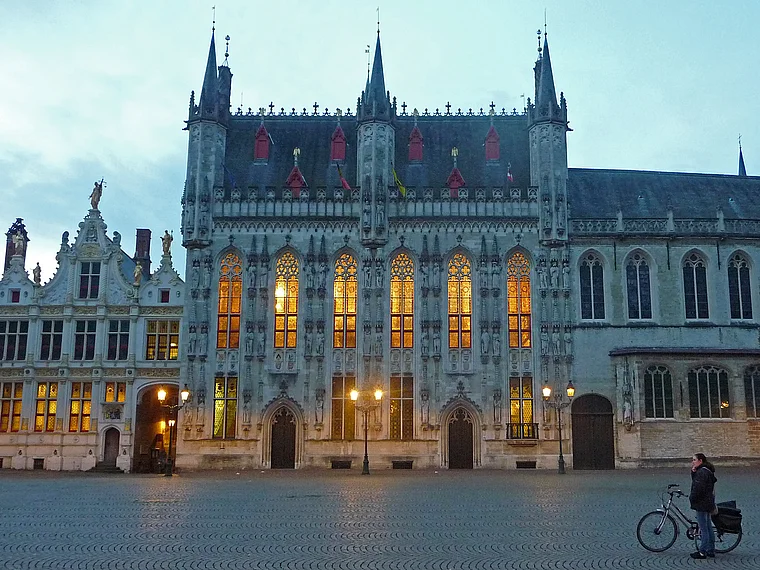 Brügge Rathaus Morgendämmerung