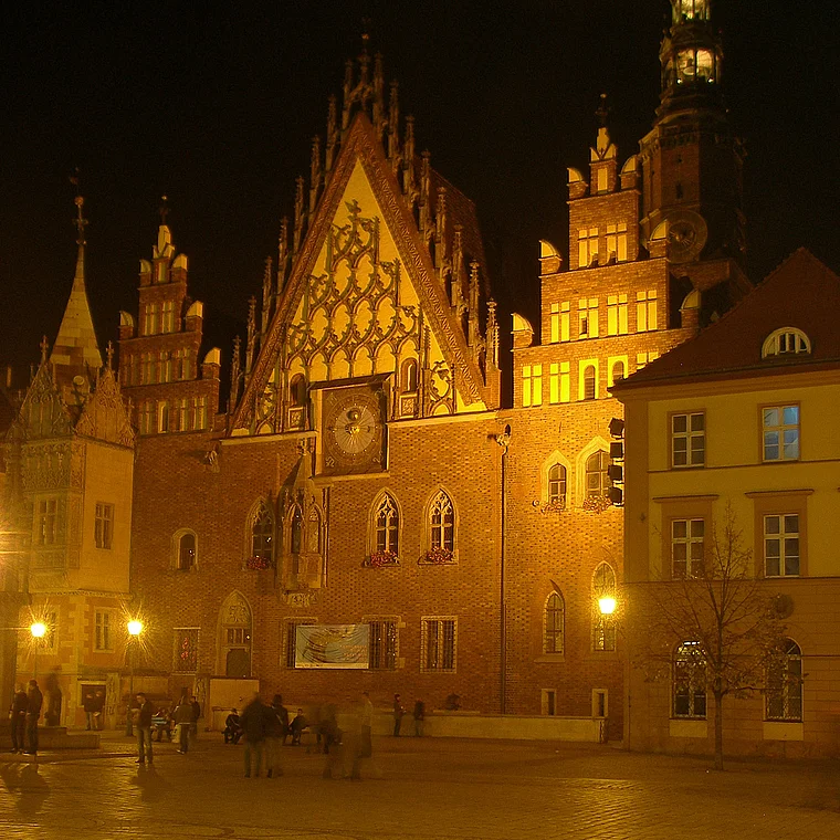 Breslau Rathaus Ostseite Nachtaufnahme