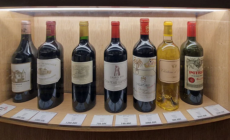 Bordeaux Cite du Vin Vinothek Chateau Petrus