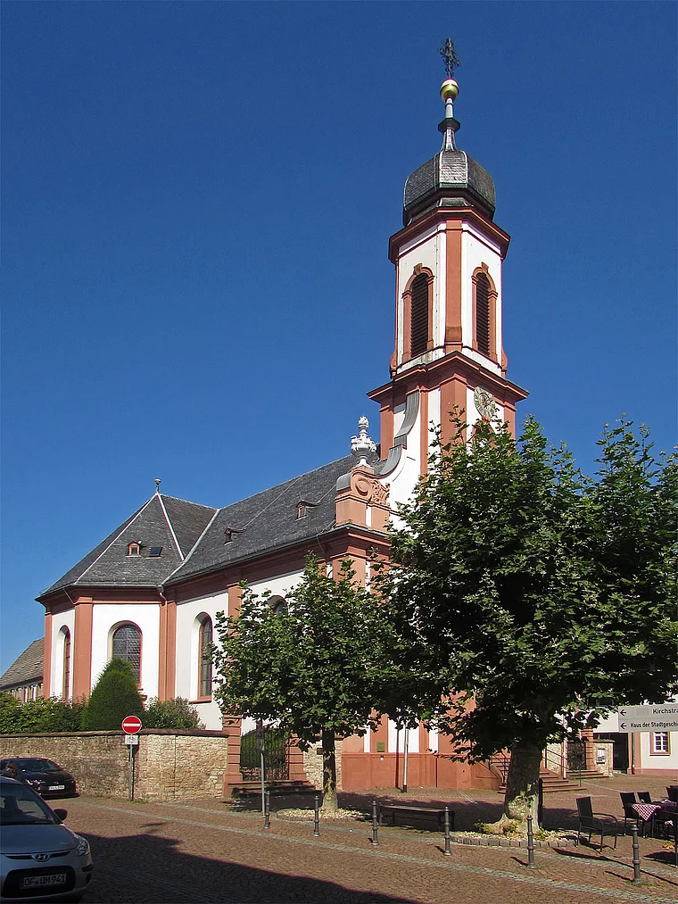 Heusenstamm Cäcilienkirche außen