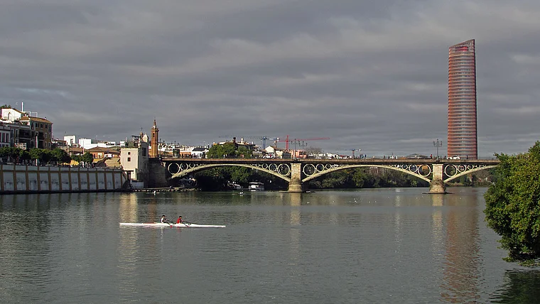 Sevilla Guadalquivir und Puente de Triana