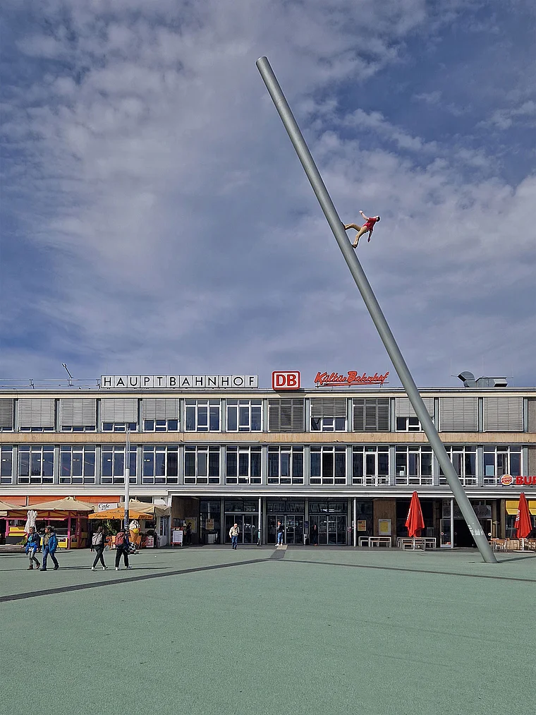 Kassel Hauptbahnhof Rainer Dierichs Platz Himmelsstürmer