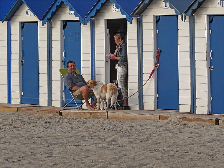 Boulogne-sur-Mer Strand mit Menschen
