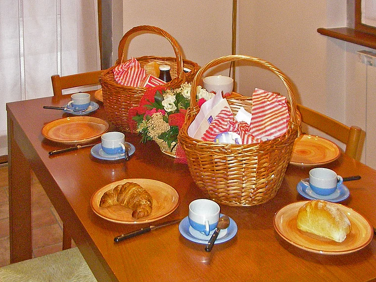 Friaul Sutrio Ferienwohnung Frühstückstisch
