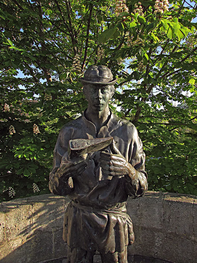 Melsungen Statue Bartenwetzer