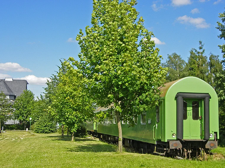 Hunsrück Pfalzfeld Eisenbahnwagen außen