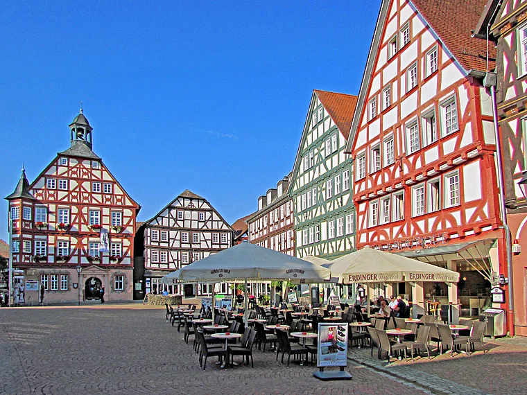 Grünberg Marktplatz und Rathaus
