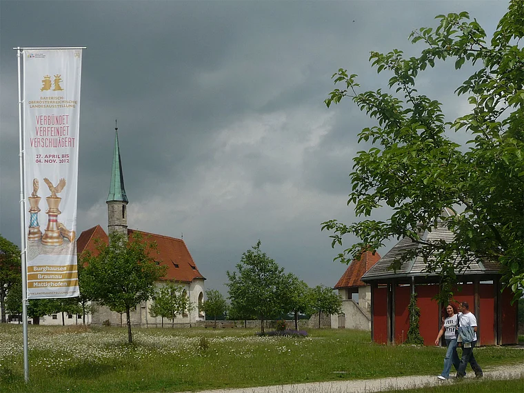 Burghausen Landesausstellung Fahne mit Logo