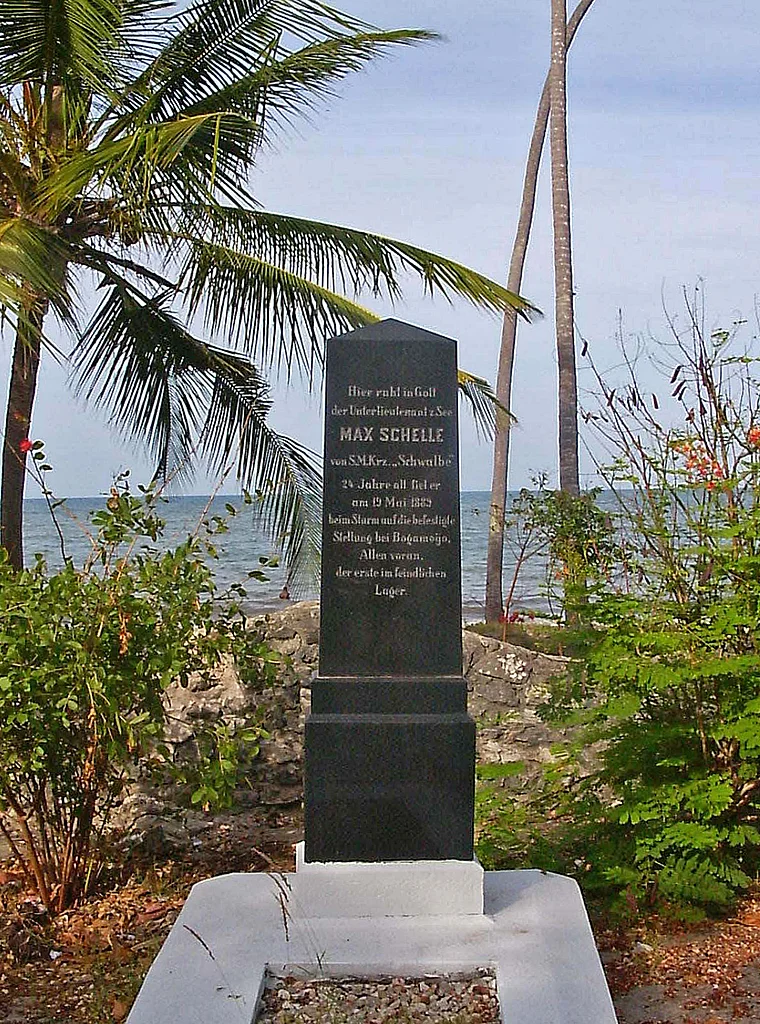 Tansania Bagamoyo Soldatenfriedhof Grabstein Max Schelle