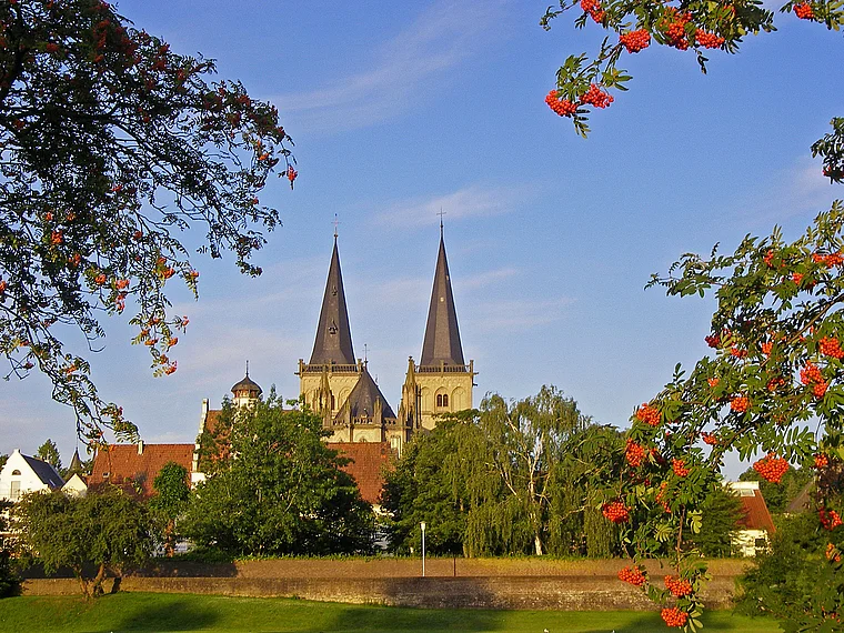Xanten Dom von fern
