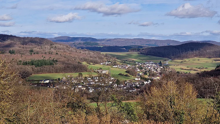 Merenberg Barig-Selbenhausen von fern