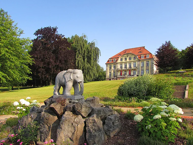 Gersfeld Parkvilla und  Elefant