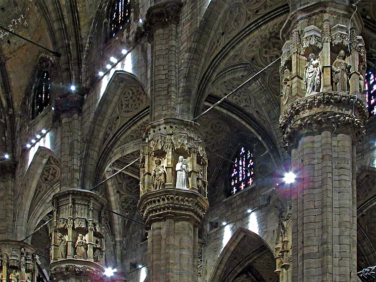 Mailand Dom Kapitelle
